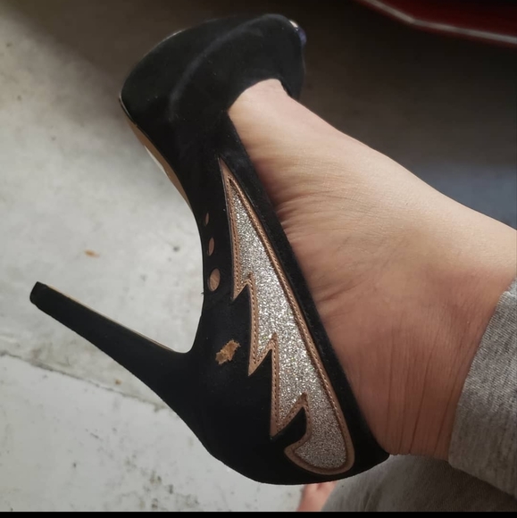 Jessica Simpson Shoes - Unique Jessica Simpson Lightning heels.